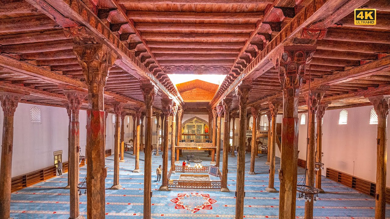 Eşrefoğlu Camii | Türkiyenin En Güzel Ahşap Direkli ve Süslemeli Camisi