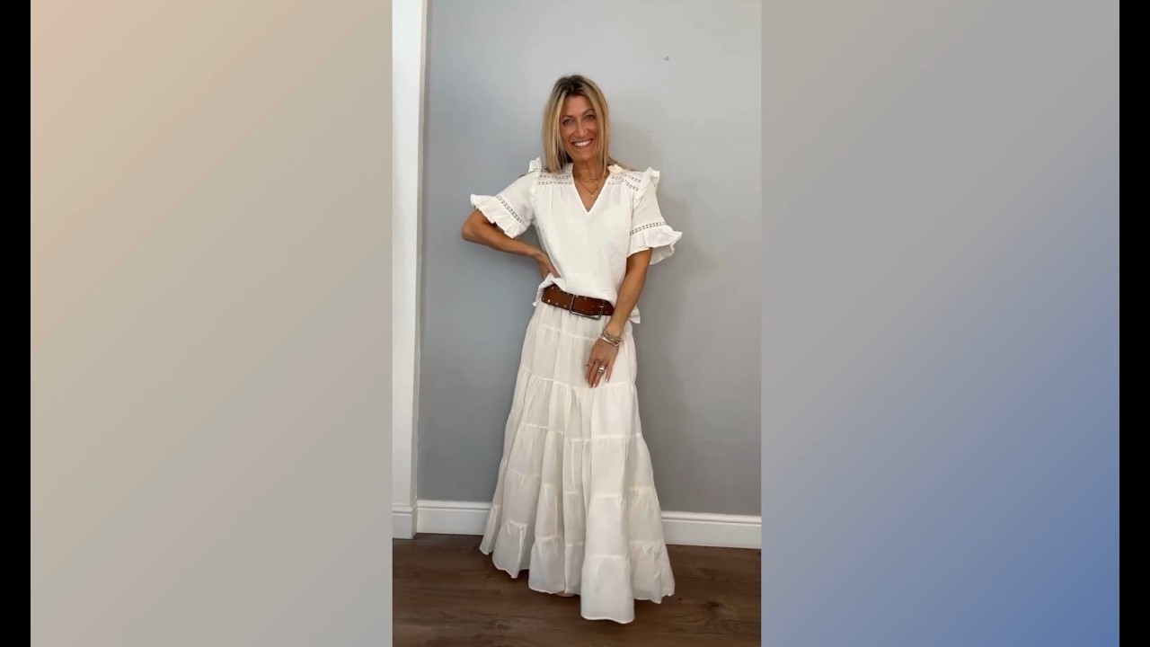 Ruffled Blouse: From Maxi Skirt to Jeans & Straw Tote. Which one? #outfitideas #bohostyle #ootd