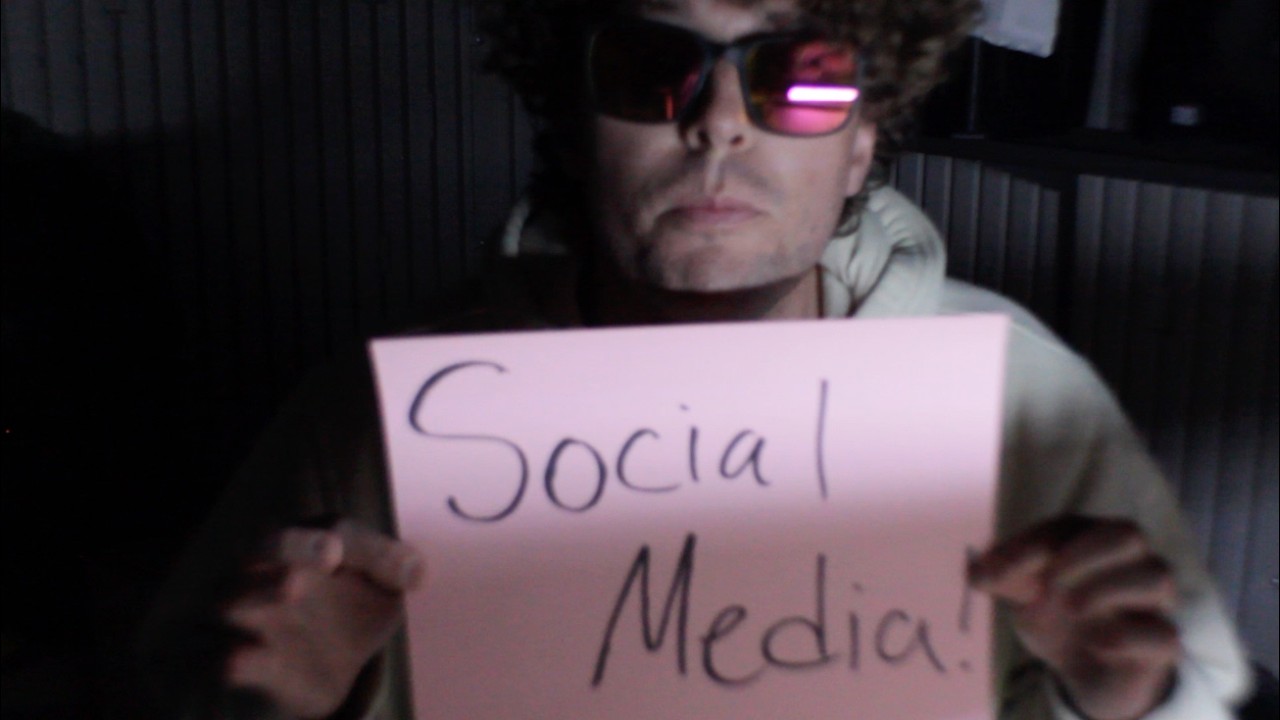 GET OFF SOCIAL MEDIA!