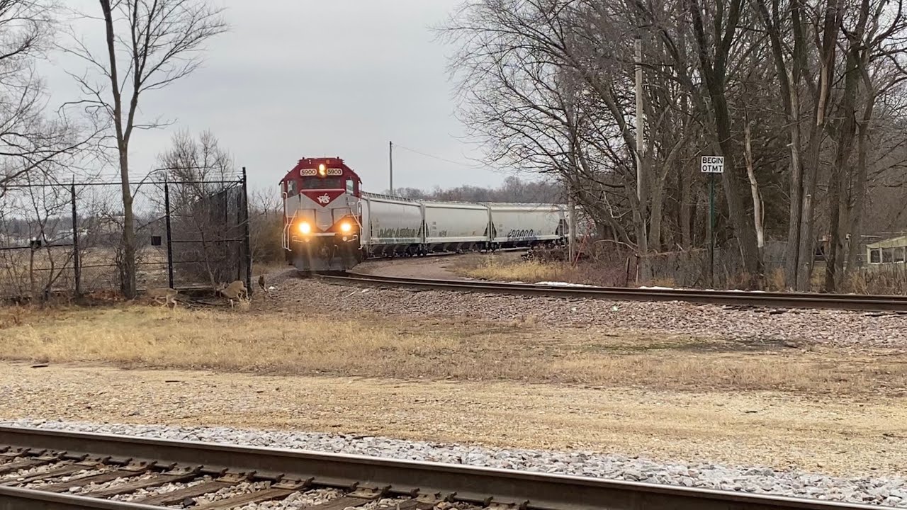 Wisconsin & Southern WAMX 5900 Performs Switch Job! Deer on the Run! Janesville, WI! 12/26/2025