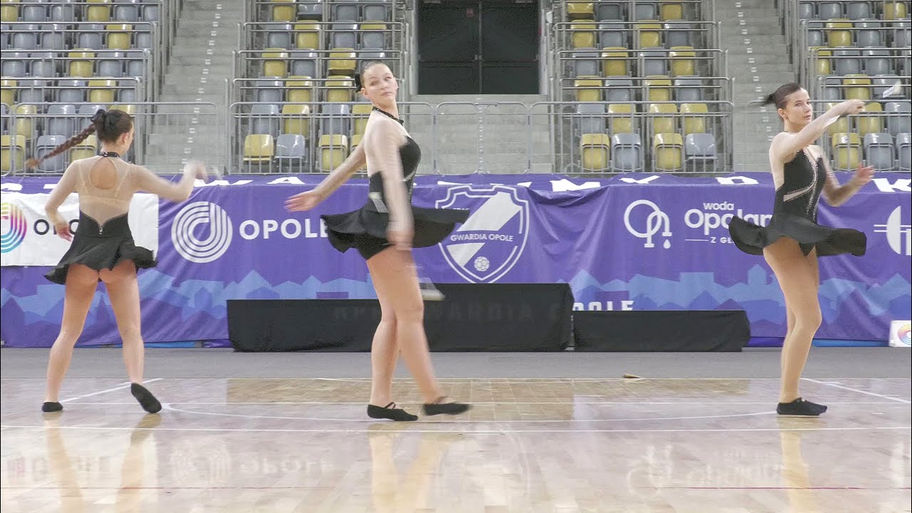 Majorettes 'CIESZYŃSKIE GWIAZDECZKI' - Cieszyn / Mażoretki | duo-trio baton senior | Opole