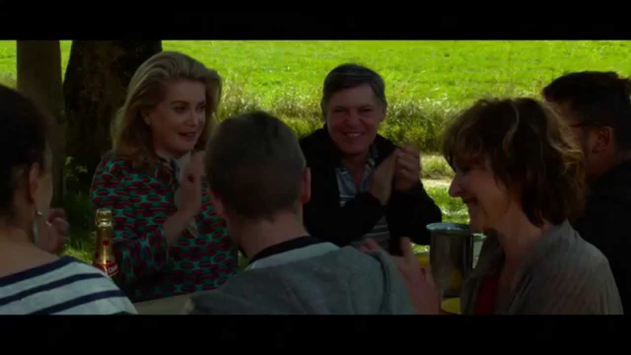 DE CABE&Ccedil;A ERGUIDA | Trailer Legendando - DISPON&Iacute;VEL EM DIGITAL ON DEMAND