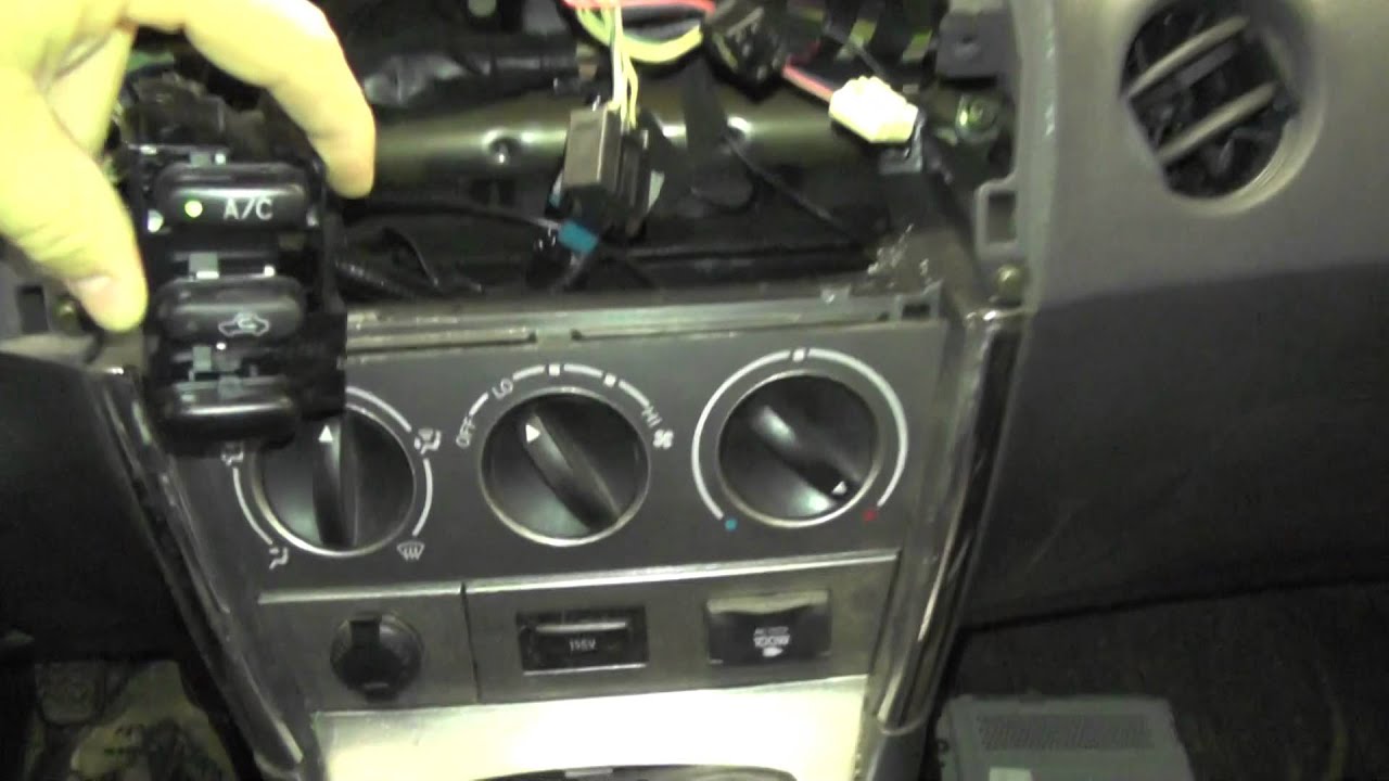 2004 Toyota Matrix HVAC Controls