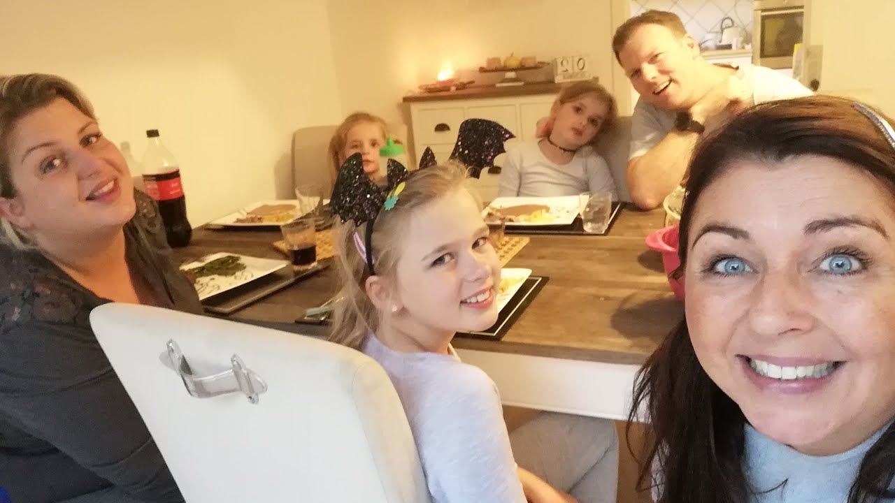 Nadia laver aftensmad🍽️😀🥰Laver børnene ballade 🤔