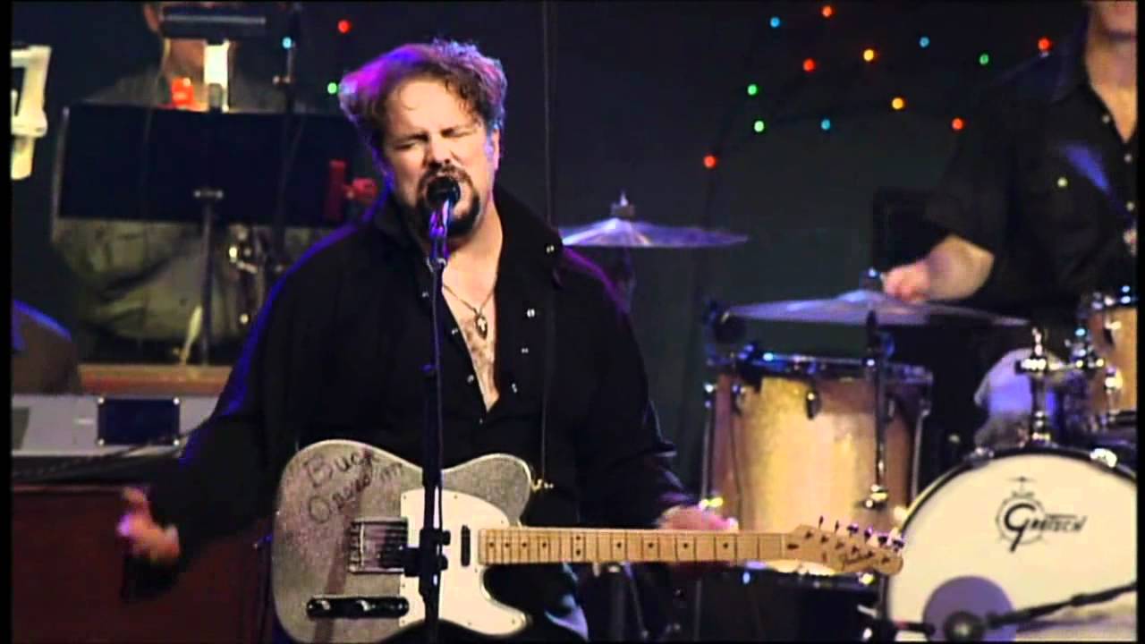 'Love Me' ... by Raul Malo of the Mavericks (2004) [HD]