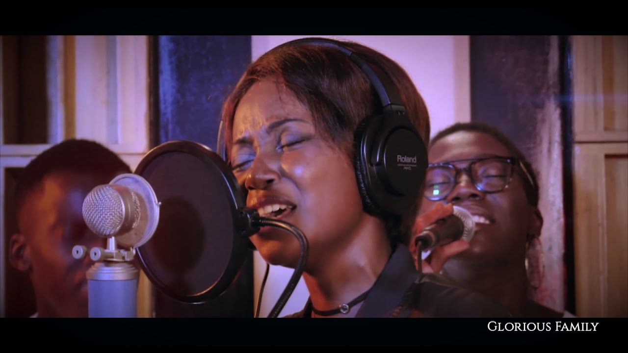 Grace Vladia - MON CRI / Glorious Live Acoustic