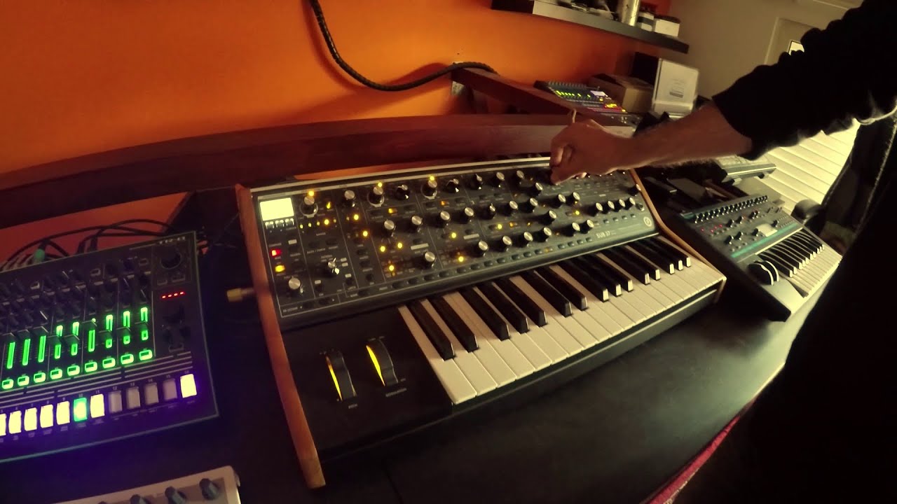Live Hardware Synth Jam - 