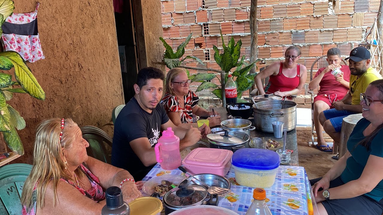 Casa cheia 🫶🏻almoço de comemoração do nive da cumade🫶🏻🌺