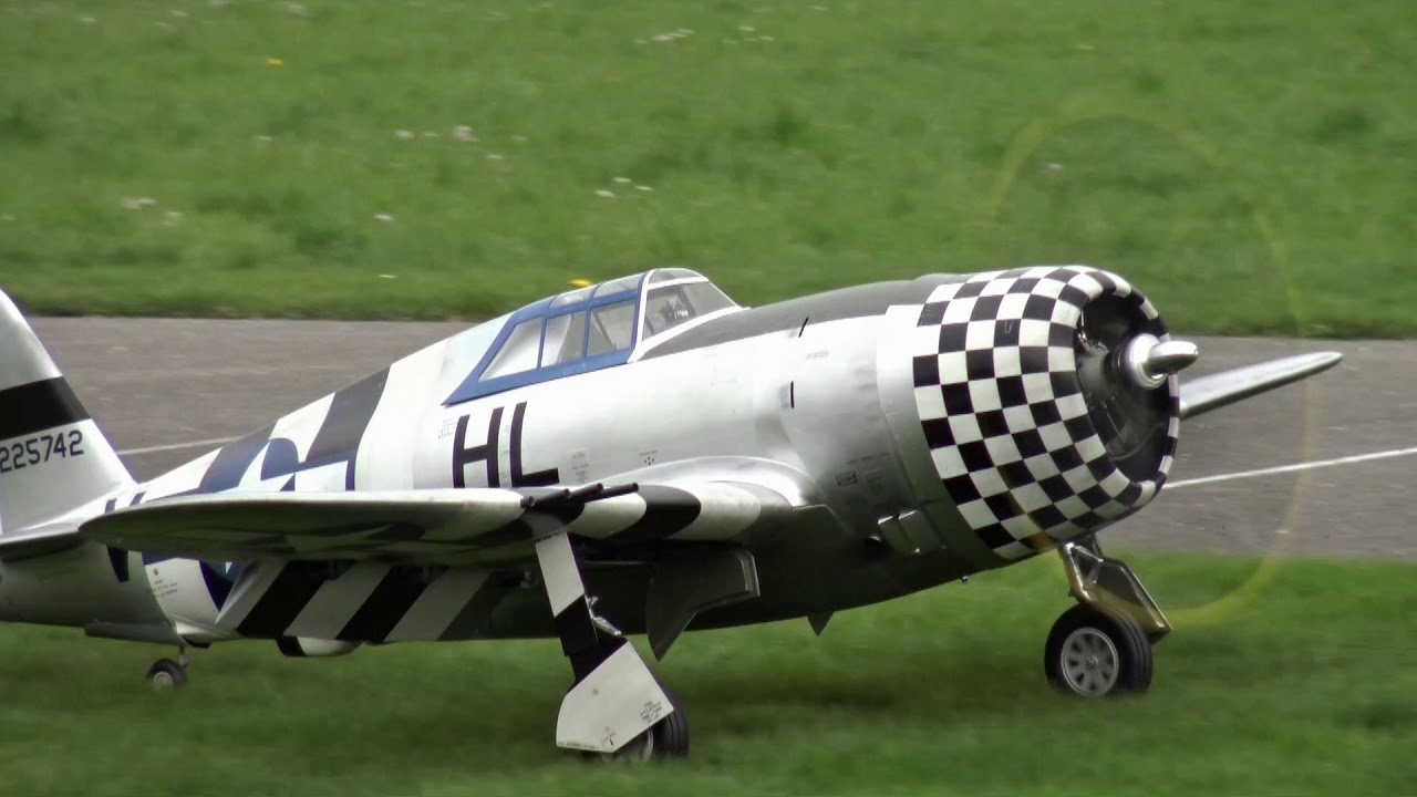 Fabian mit der P-47 Thunderbolt mit Moki 250 ccm