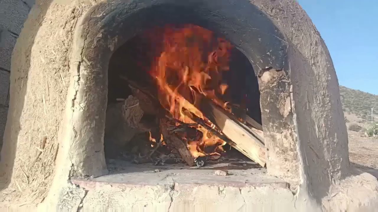 بنت الريف وجدت خبز الدوم فالفرينا مع اللعصبان  لناس مغنية❤🇩🇿