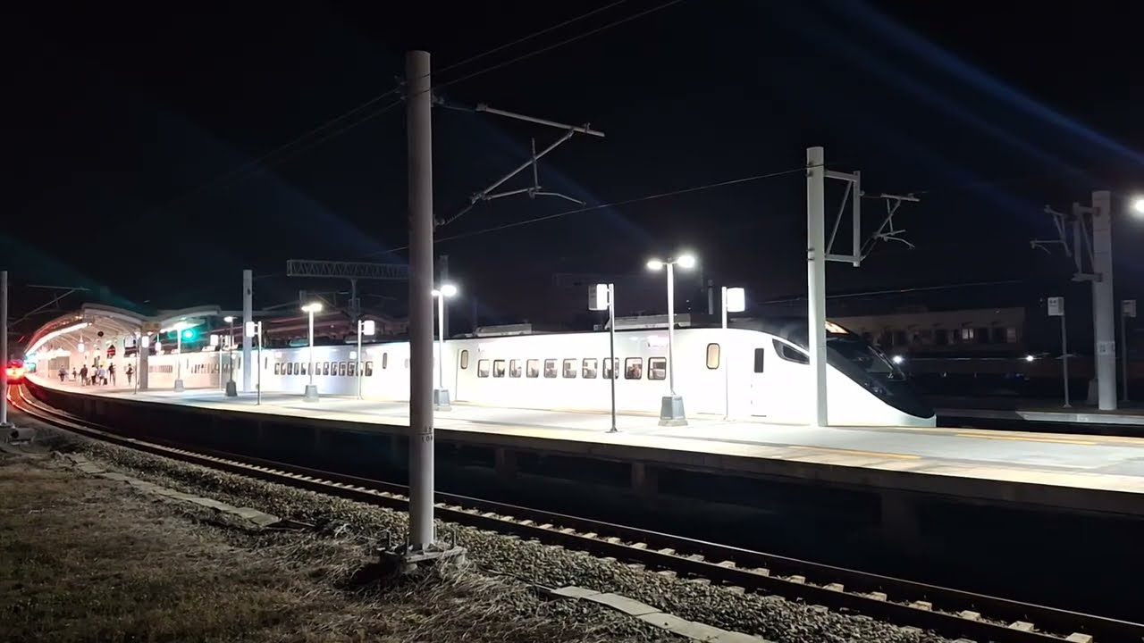 385次新自強號枋寮站開車