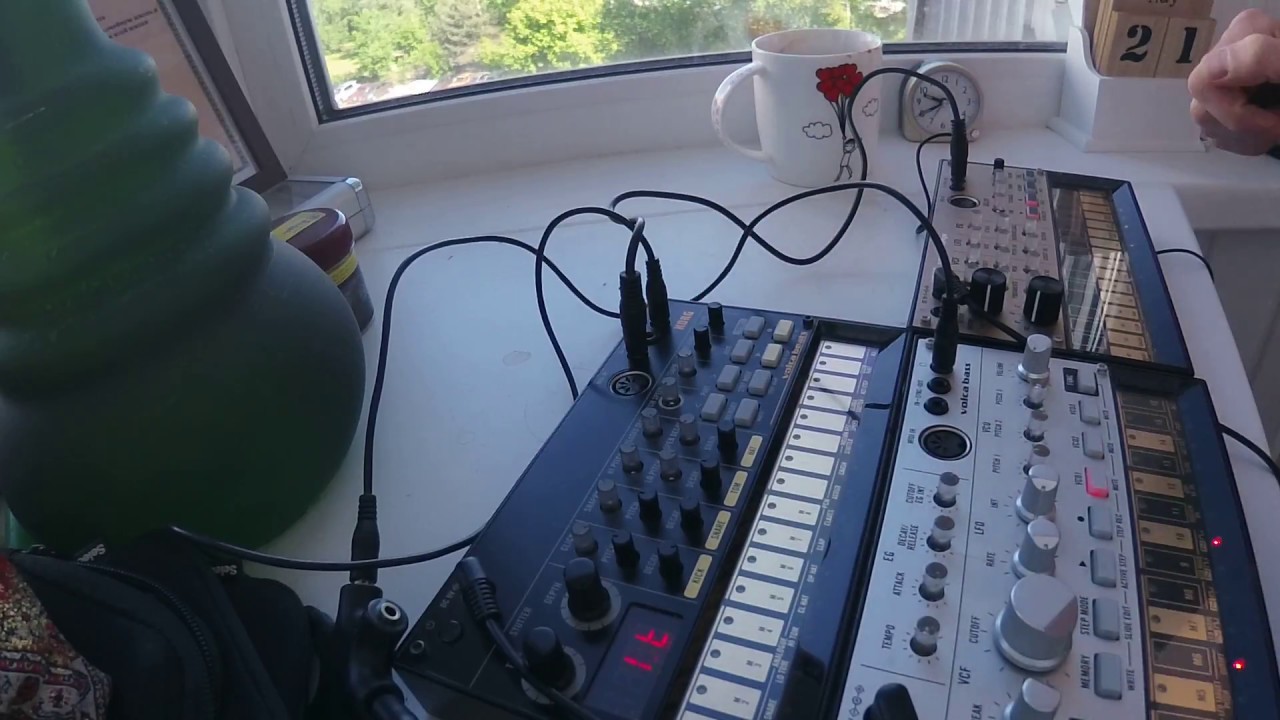 Korg volca bass, keys, beats. Morning jam ambient