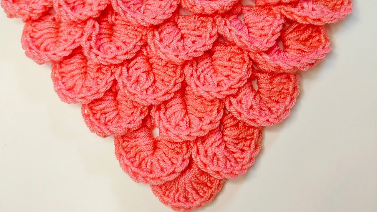 اسهل طريقة لعمل شال مثلث بغزرة قشور السمك / How to make  a nice crochet shawl / crocodile stitch