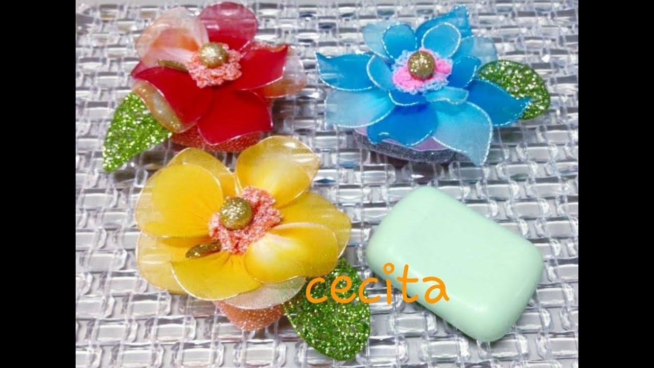 Sabonete decorado com meia de seda
