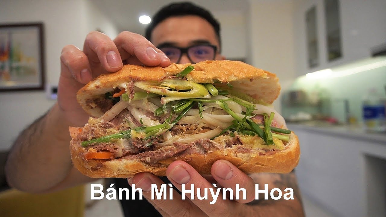 Lần Dầu Ăn Bánh Mì Huỳnh Hoa