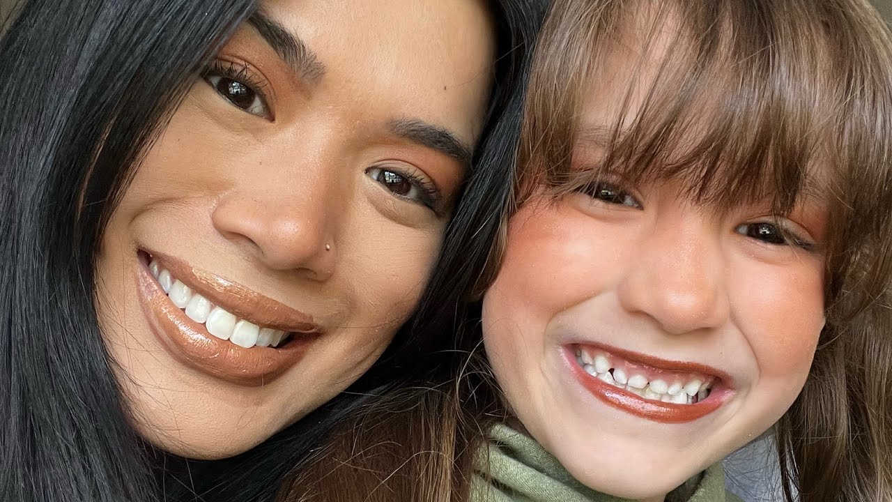 MY 6 YR OLD NIECE DOES MY MAKEUP