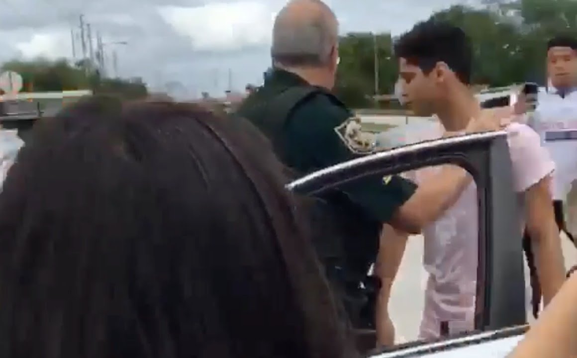 ARRESTED FOR DOING A MEETUP !!! - Flamingeos