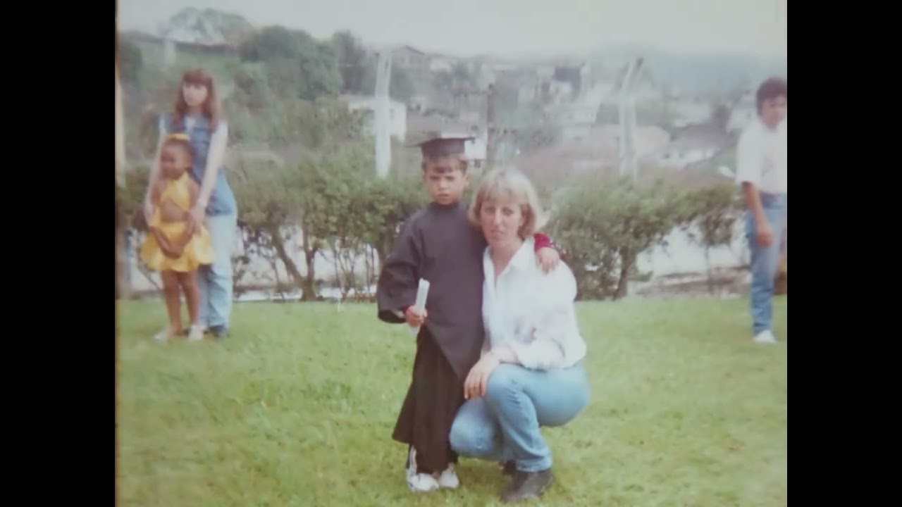 🔰 Centro comunitário de produção humana, centro infantil 🇧🇷 Pollone orbitando a terra 💚💛💙🤍