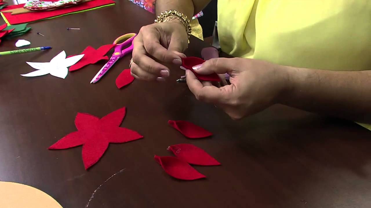 Mulher.com 08/12/2014 - Guirlanda Flores Natalinas de Feltro por Jully Malzoni - Parte 1