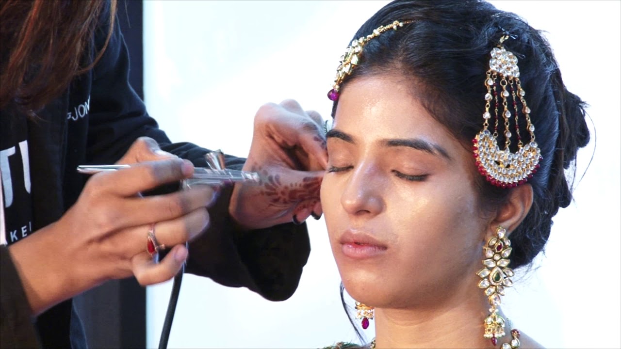 Raunak Khandelwal (Temptu Makeup) Teaches Air Brush Make-up #professionalbeauty