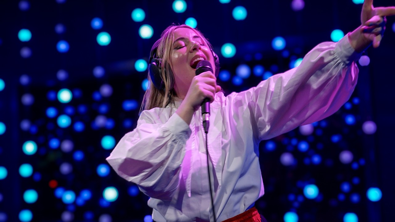 Austra - Fallen Cloud (Live on KEXP)