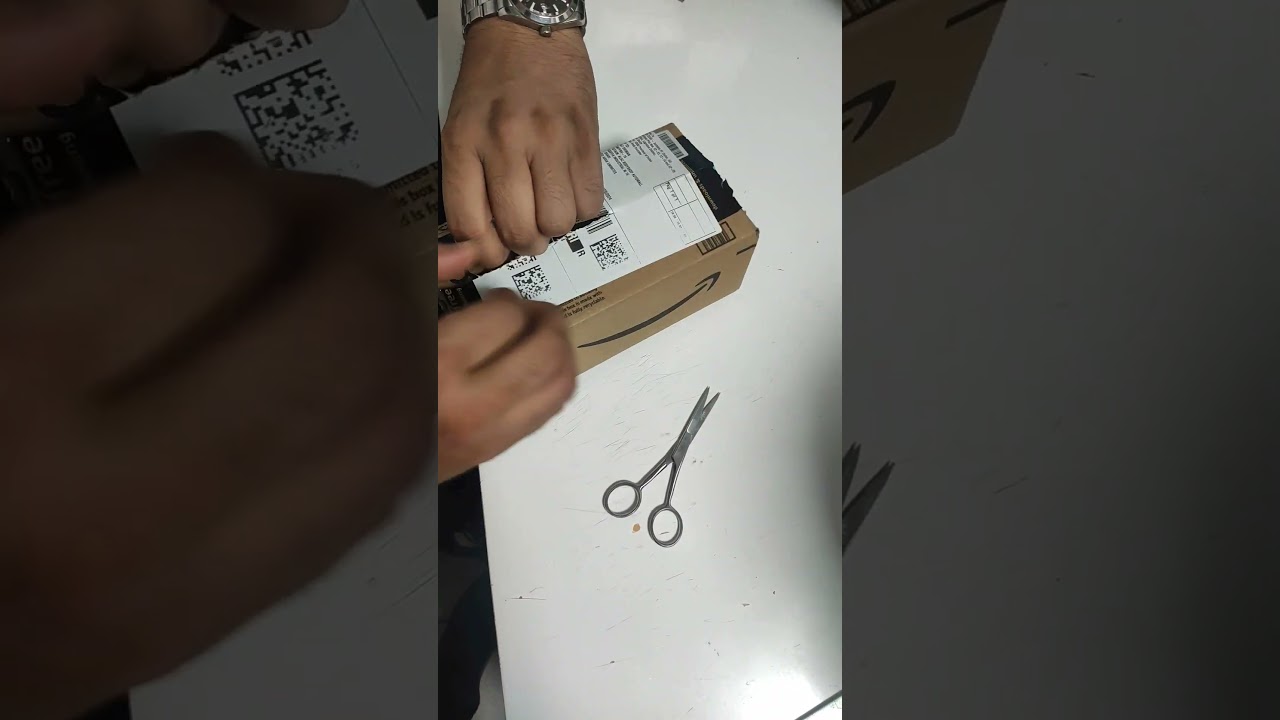 Iphone 15 pro max Amazon Delivery Box open