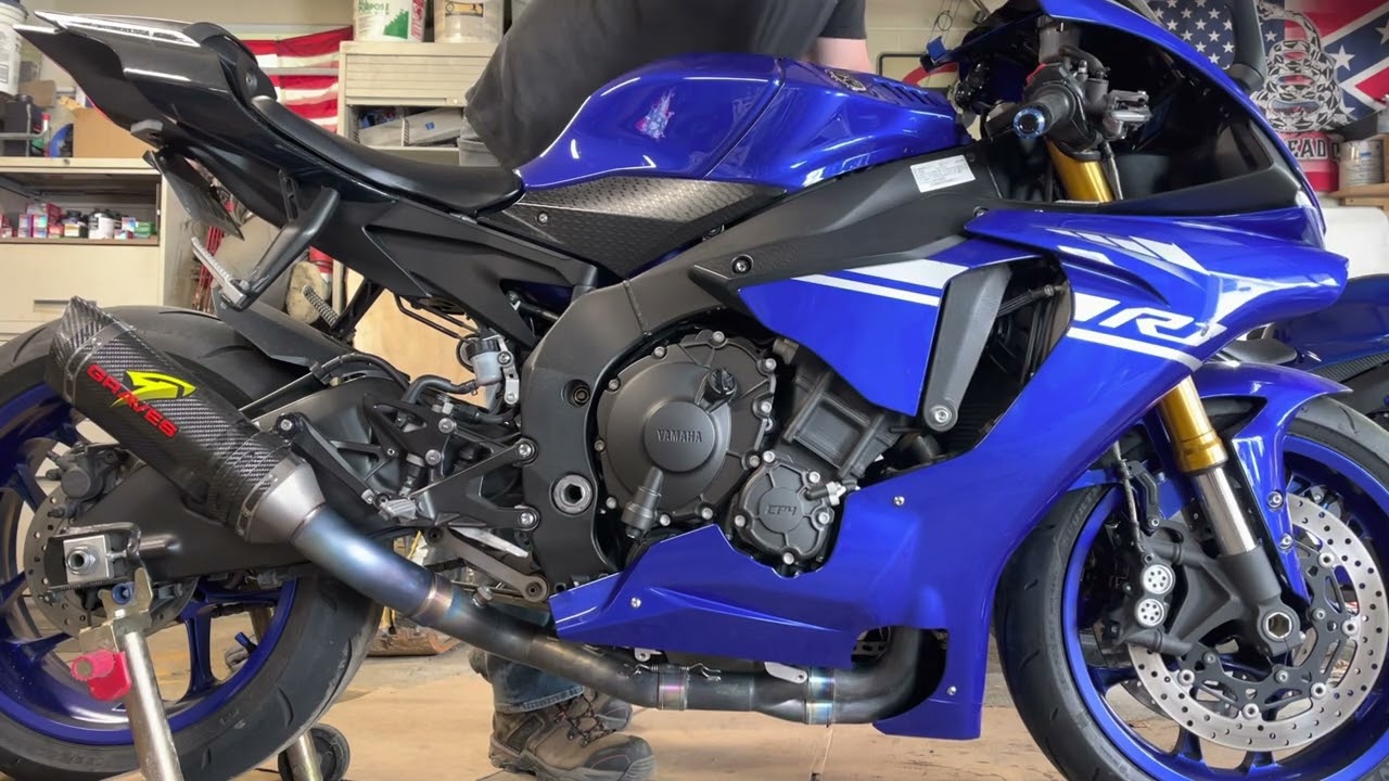 2017 Yamaha R1- Full Graves Exhaust