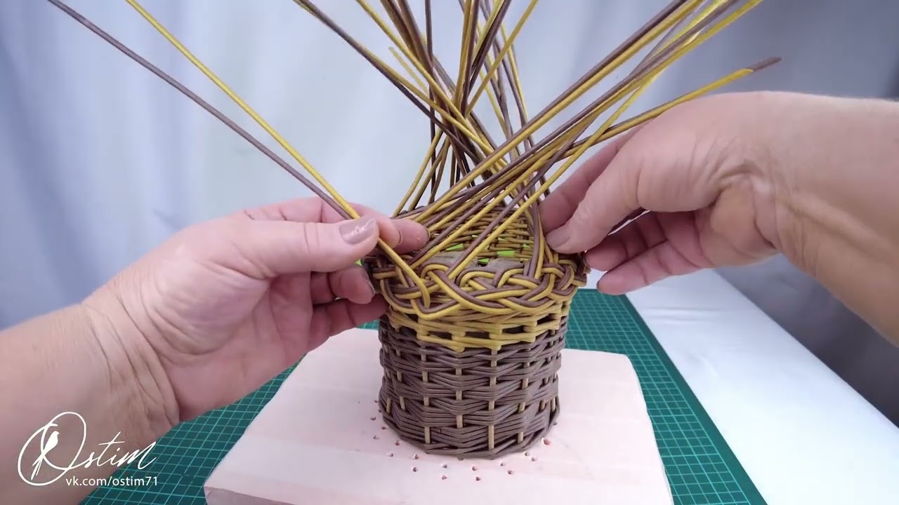 Делаем красивый загиб изделия из бумажной лозы #плетениеизбумажнойлозы 