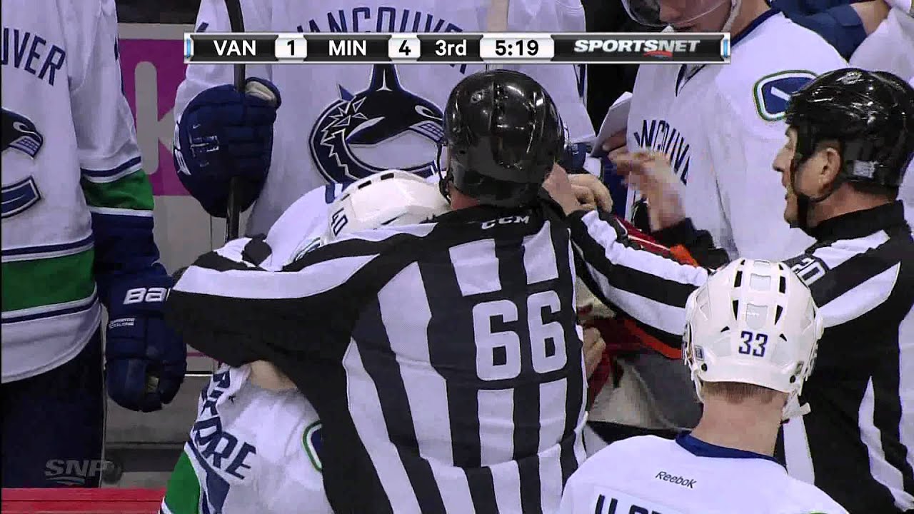 Cal Clutterbuck Punches the Referee - Canucks at Wild - 11.03.11 - HD
