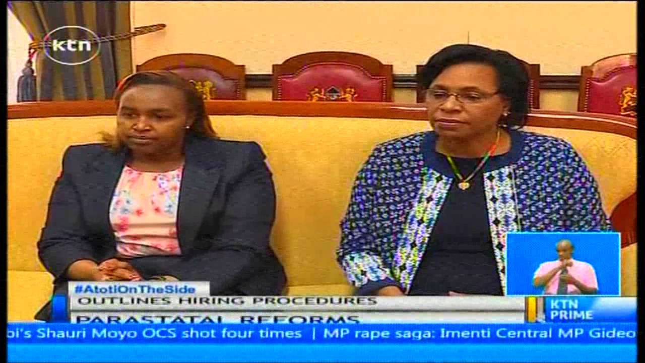 President Uhuru Kenyatta signs an executive order to formalize parastatal reforms