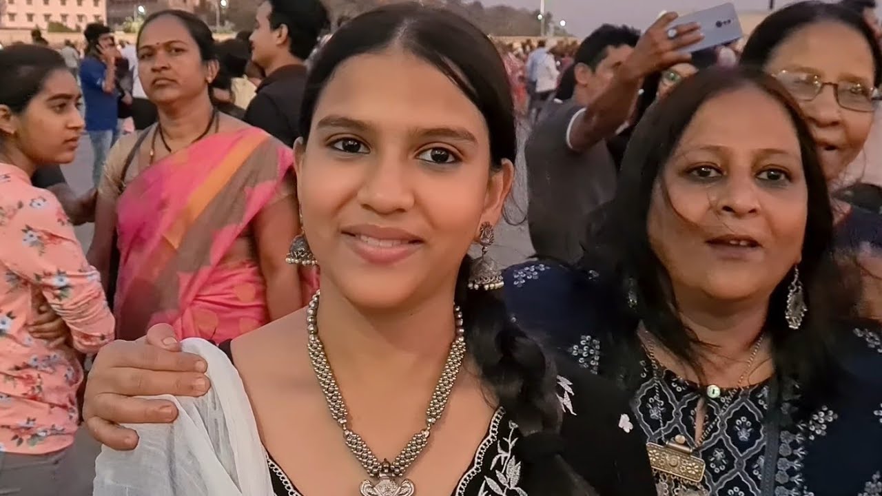 🇮🇳 INDIA WALKING TOUR, COLABA MARKET, MUMBAI WALKING TOUR, POSH PART OF MUMBAI, AFFLUENT AREA, 4K