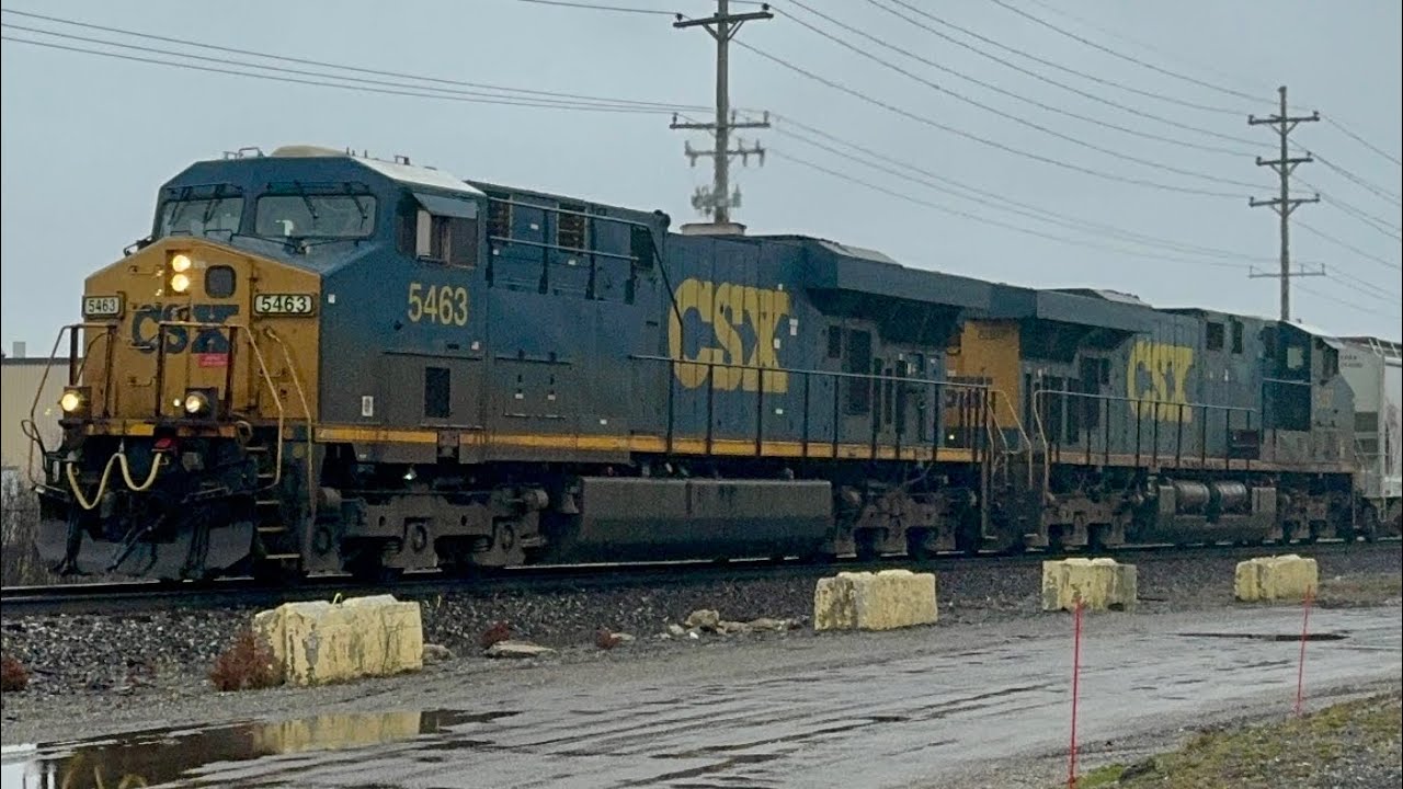 CSX 5463 Shows Off K5HLA Horn on L303-07 |03/07/26