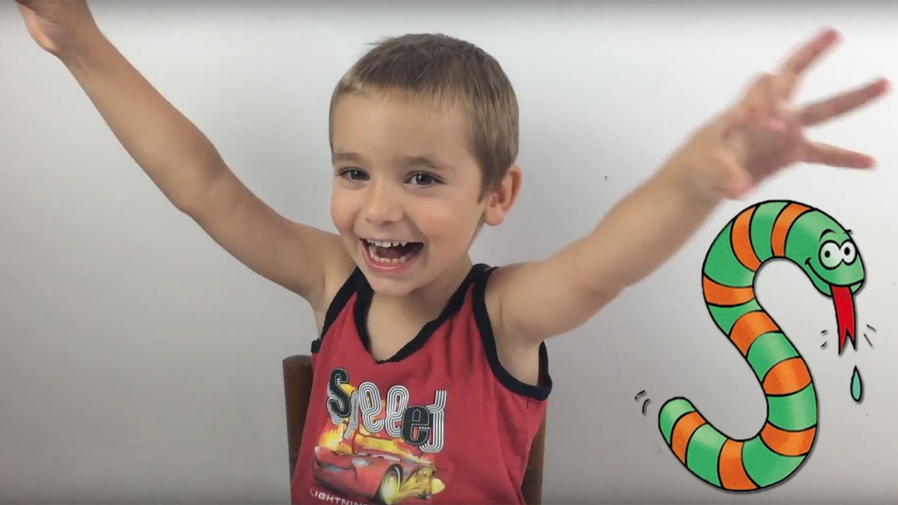 Swan apprend l'alphabet en s'amusant avec les Alphas