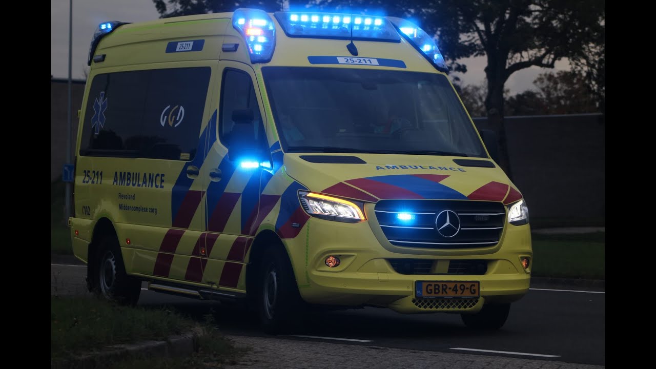 [Luchthoorn] verschillende Ambulances met spoed in Lelystad!