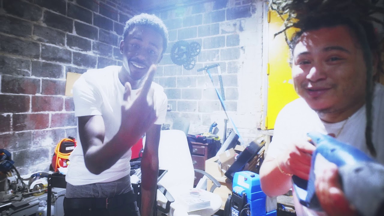 E4rmDaCity X Twinnski - Gravy Freestyle
