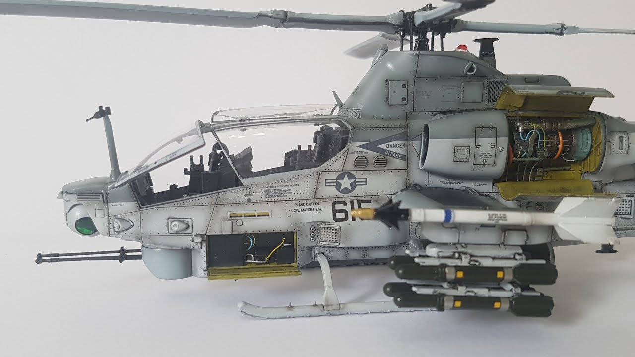 Kitty Hawk 1/48 AH-1Z Viper (Part 2: Engine and fuselage build)