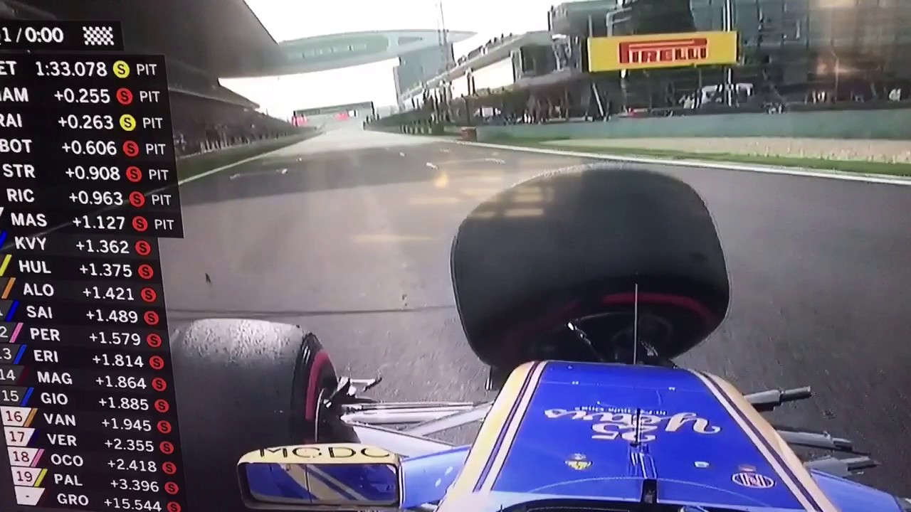 F1 2017 Sauber qualifying crash  China Antonio Giovinazzi