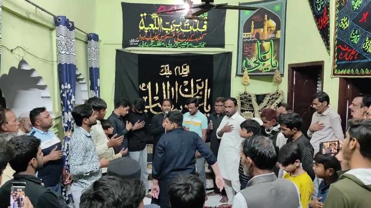 Salam Tak Nahi Karta Koi Madine Mein