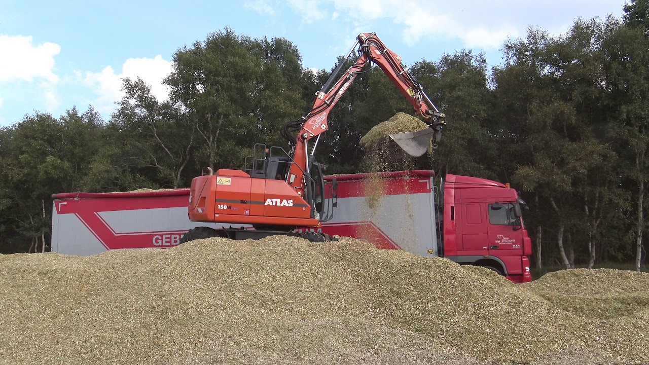 MAIS LADEN MET EEN ATLAS 150 W DAF XF CLAAS AXION 830