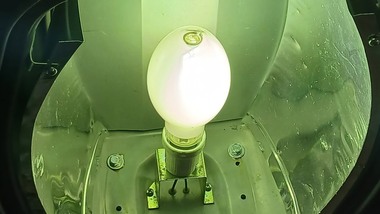 Zapłon nowej oprawy w kolekcji Elgo strada OUR-125