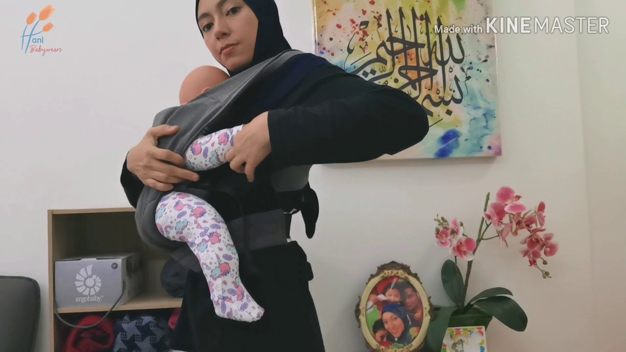 Nursing in Ergobaby Embrace