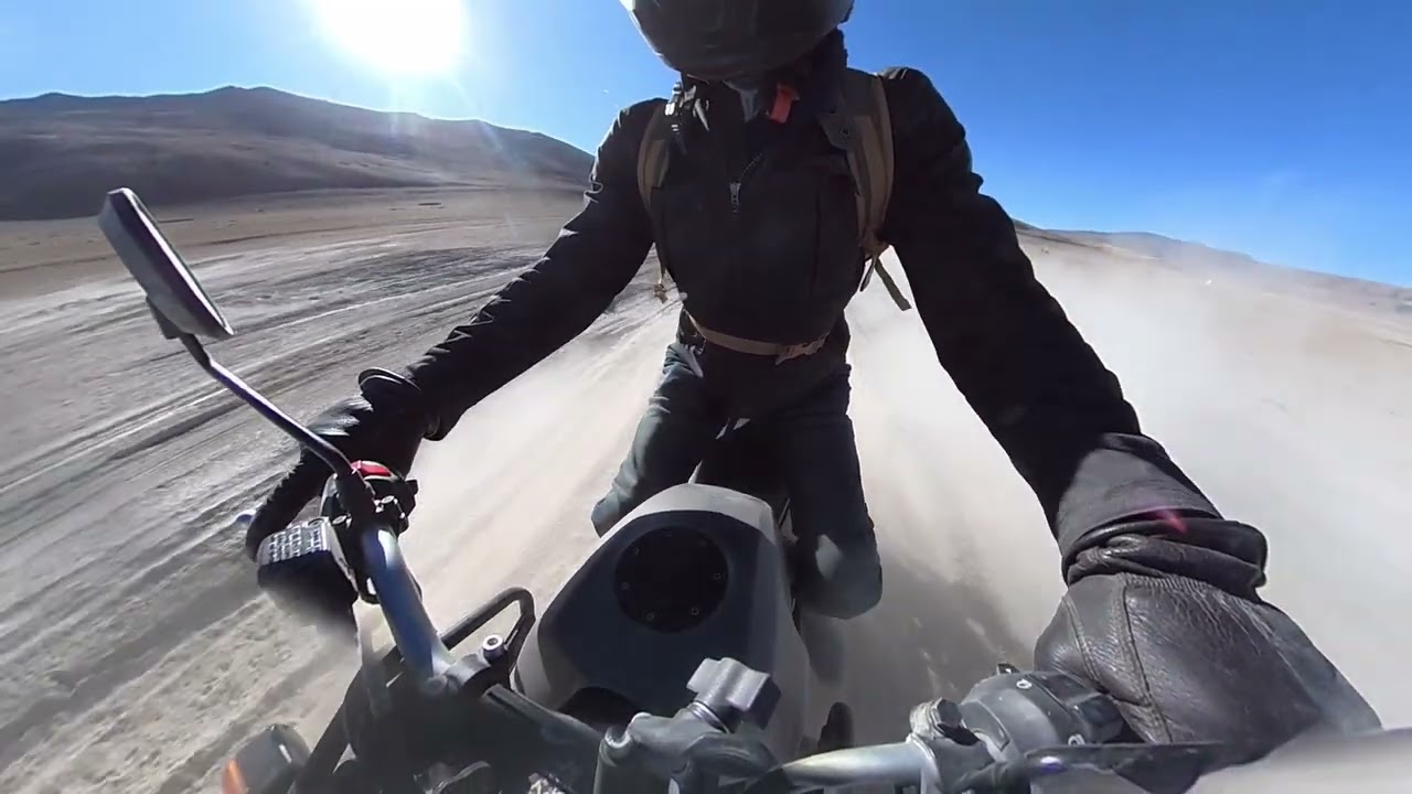 Traversée Himalayenne en Royal Enfield au Ladakh avec Vintage Rides