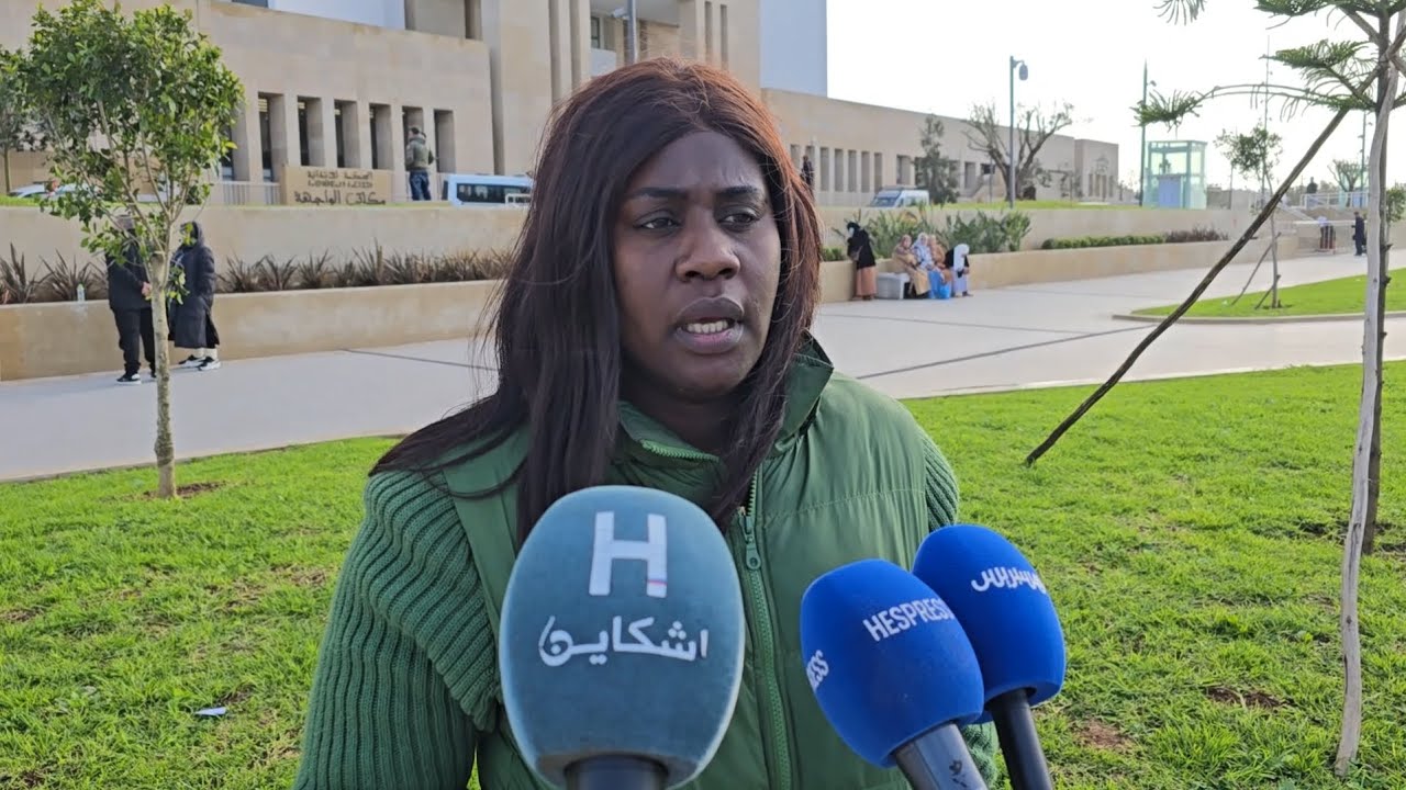 سنغالية كتدافع على خوها المعتقل فالأحداث الأخيرة ديال الكان