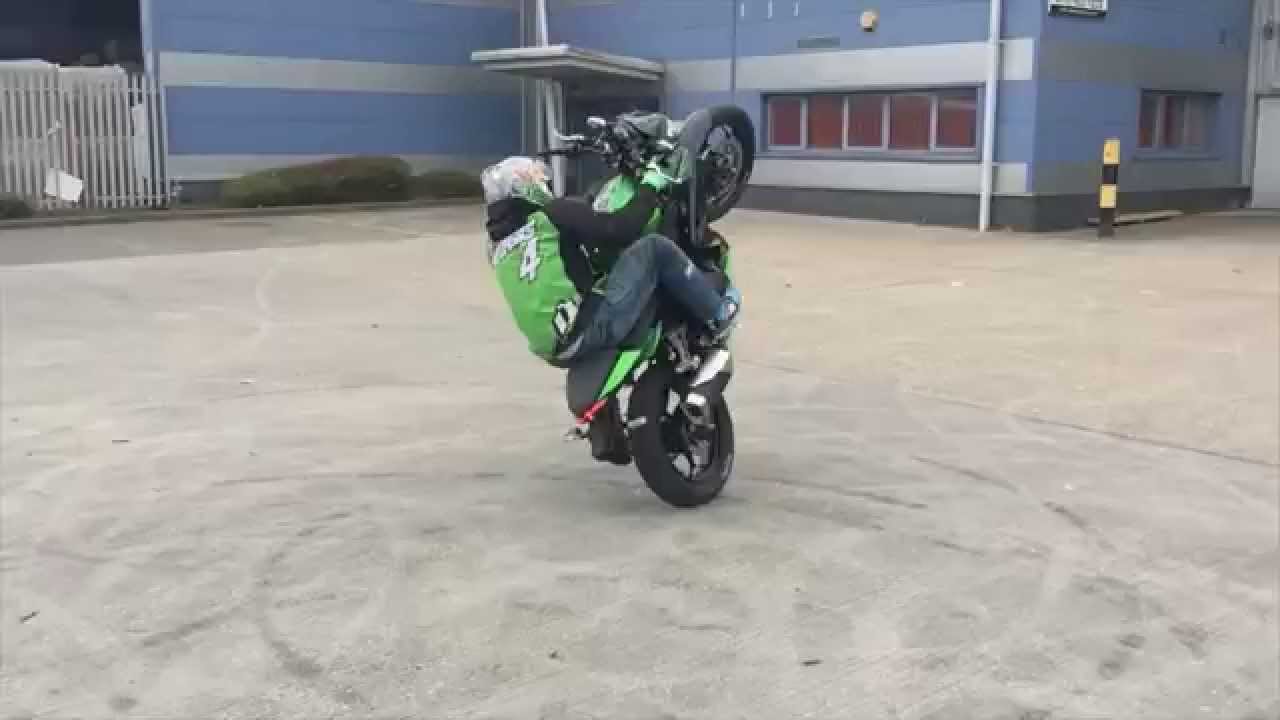kawasaki z300 2015 drifts, wheelies, stoppies and acrobats !!