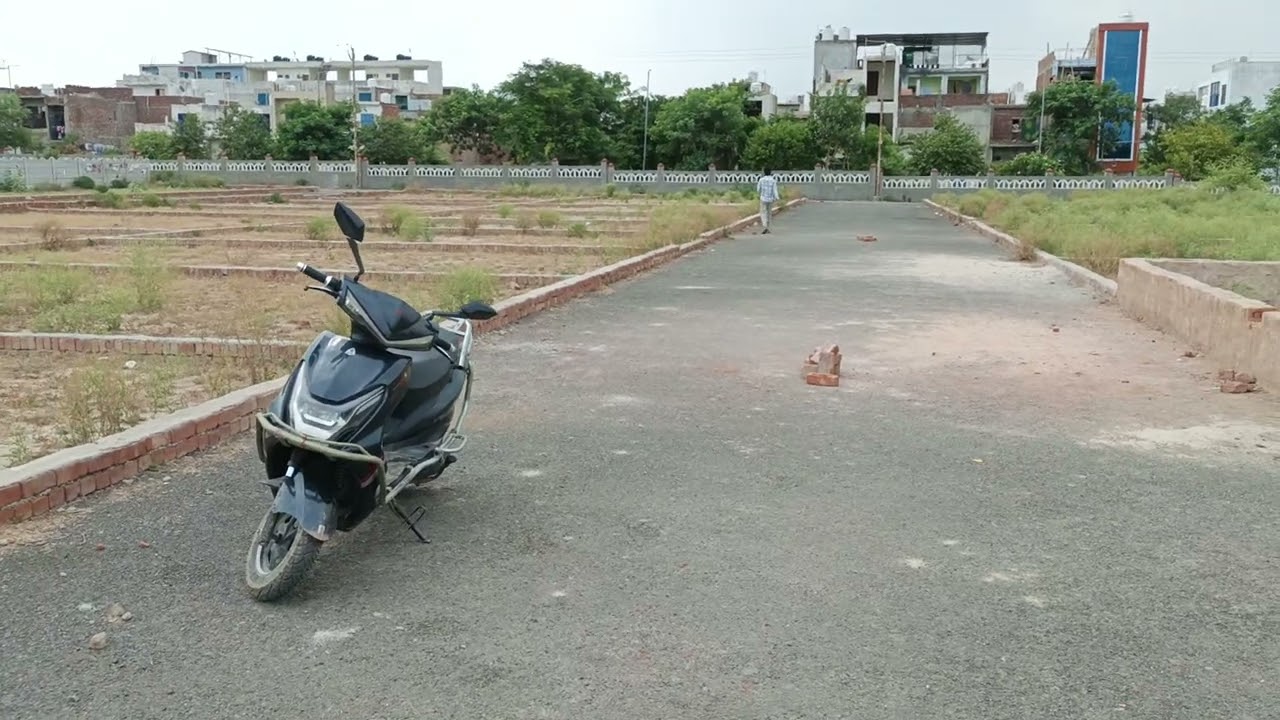 Best plot near jewar airport call 8930919404