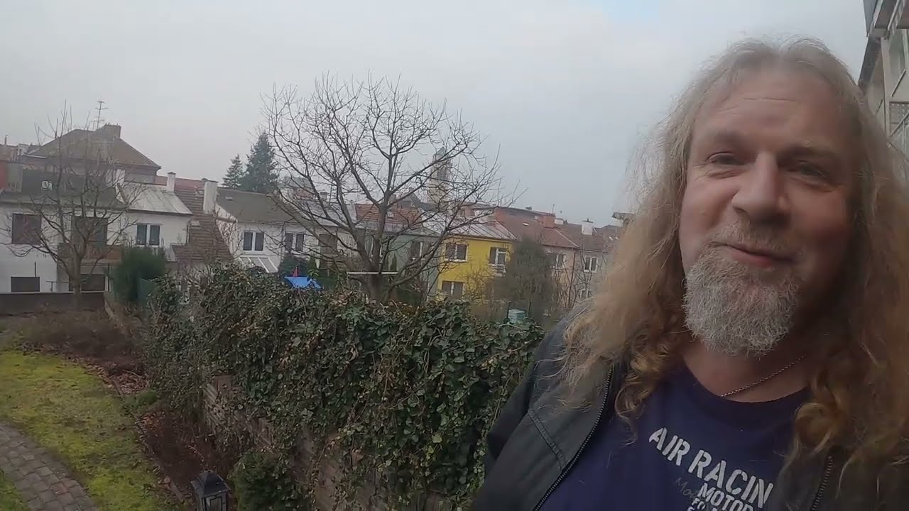 ARAWN - Pohled z druh&eacute; strany (Ofici&aacute;ln&iacute; dokument k albu 