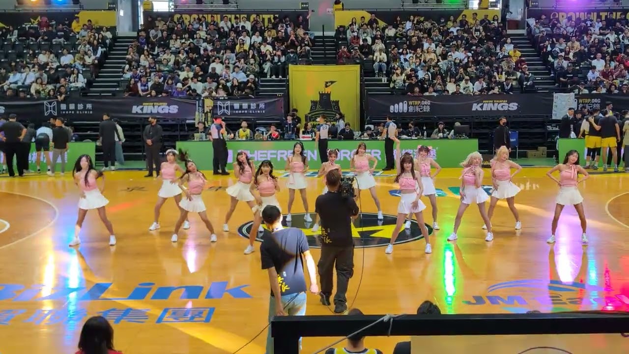20250215 New Taipei #Queens 第一節節間暫停表演 #全恩菲 #전은비 #金泰琳 #김태린 #李貞潤 #이정윤
