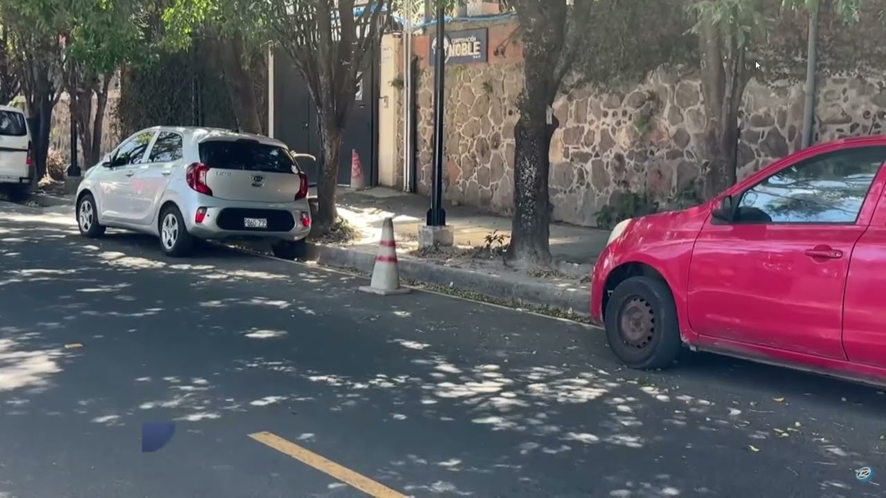 Denuncian que continúan apartando parqueos en calles de San Salvador pese a sanciones | NH