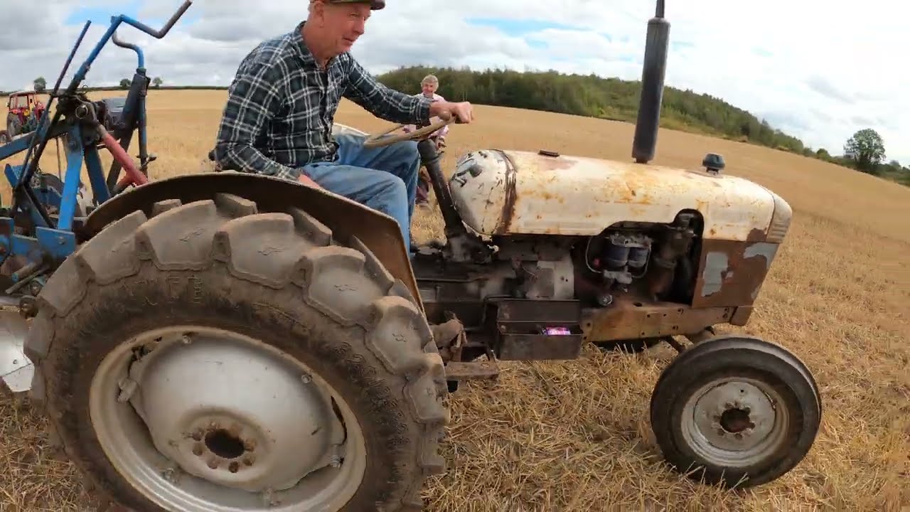 1969 David Brown 780 Selectamatic 2.7 Litre 3-Cyl Diesel Tractor (46HP) Ivanhoe Ploughing Match 2025