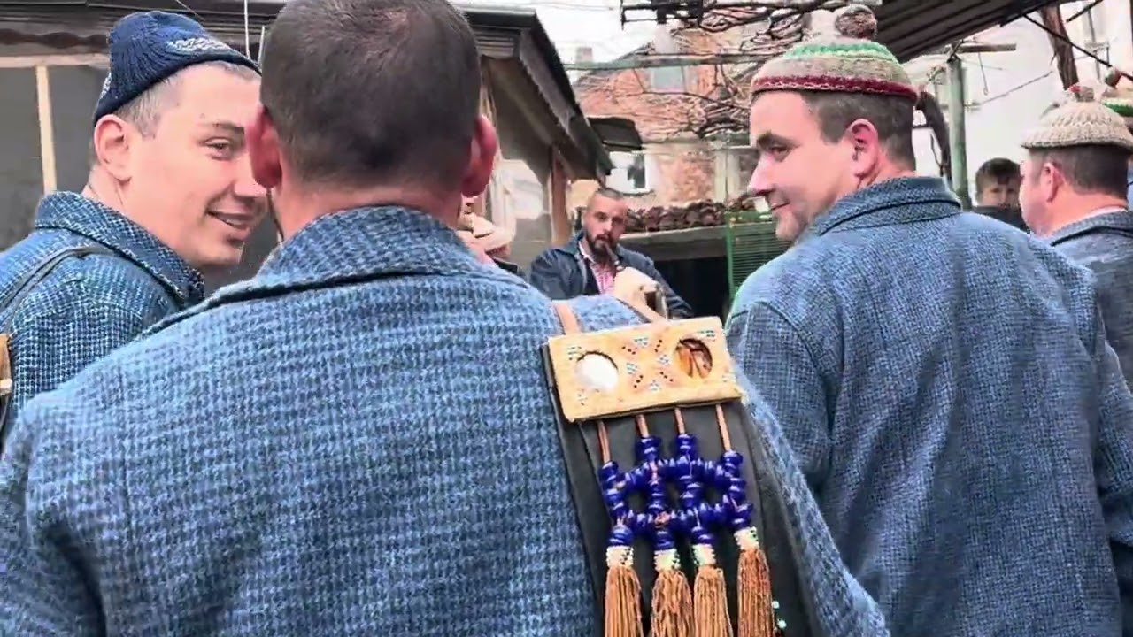 КОЛЕДАРИТЕ  В КАЛОФЕР